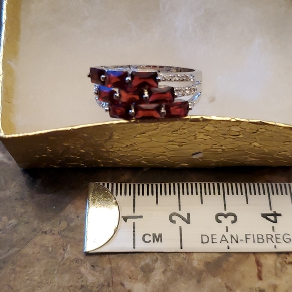 Stirling silver garnet ring - Picture 1 of 4